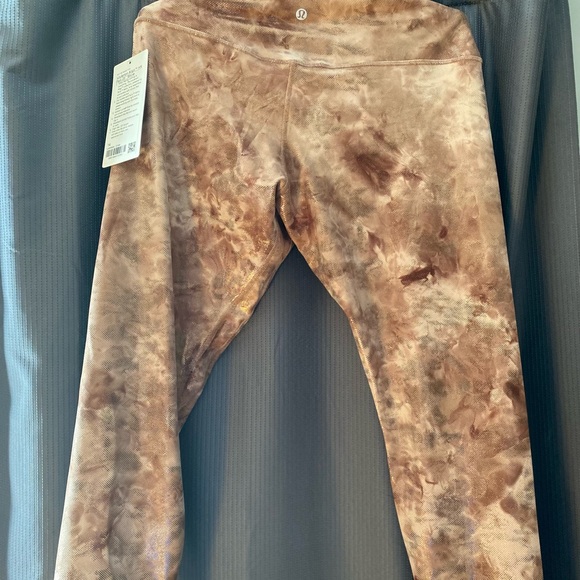 Lululemon High-Rise Aligns - NWT Size 14 25” Shine - Picture 3 of 3